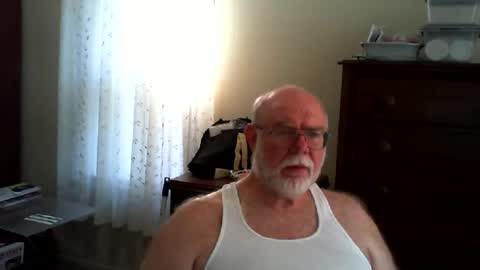 Snapshot of gtnolder60 chatting on 06-19-26, 01:37 Gary online show from 06-19-26, 01:37