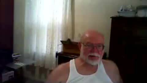 Snapshot of gtnolder60 chatting on 07-09-26, 01:26 Gary online show from 07-09-26, 01:26
