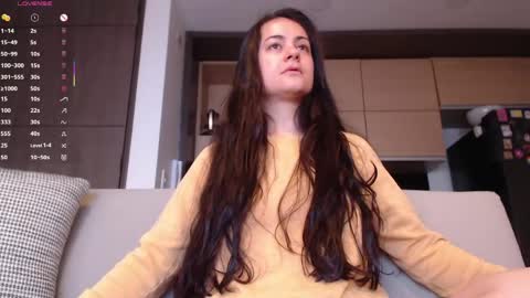 Snapshot of guccipussy1 chatting on 06-02-26, 11:01 Elena online show from 06-02-26, 11:01