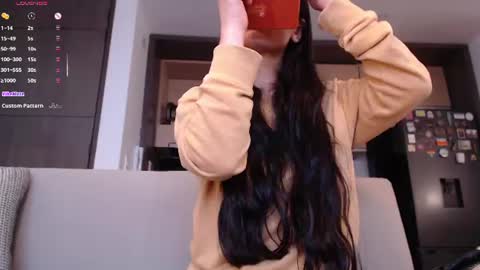Snapshot of guccipussy1 chatting on 06-11-26, 05:55 Elena online show from 06-11-26, 05:55