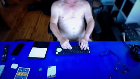 Snapshot of guesswhatigot2 chatting on 12-20-25, 06:20 guesswhatigot2 online show from 12-20-25, 06:20