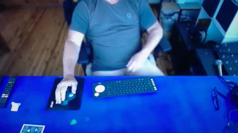 Snapshot of guesswhatigot2 chatting on 01-10-26, 02:13 guesswhatigot2 online show from 01-10-26, 02:13