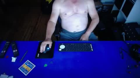 Snapshot of guesswhatigot2 chatting on 01-15-26, 09:03 guesswhatigot2 online show from 01-15-26, 09:03