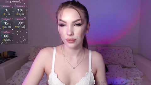 Snapshot of guilty_pleasureee chatting on 02-14-25, 07:54 Marta online show from 02-14-25, 07:54