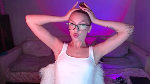 Snapshot of guilty_pleasureee chatting on 11-03-25, 09:48 Marta online show from 11-03-25, 09:48