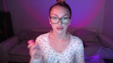 Snapshot of guilty_pleasureee chatting on 11-11-25, 08:53 Marta online show from 11-11-25, 08:53