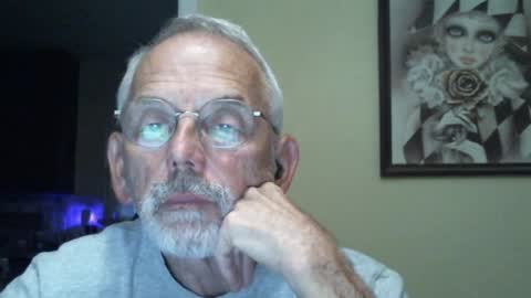 Snapshot of gulfcoast1952 chatting on 12-04-24, 01:09 Roy online show from 12-04-24, 01:09