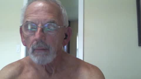 Snapshot of gulfcoast1952 chatting on 12-29-24, 09:30 Roy online show from 12-29-24, 09:30