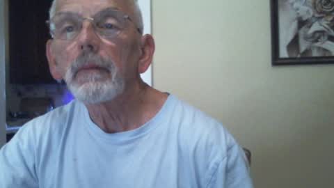 Snapshot of gulfcoast1952 chatting on 01-11-25, 02:58 Roy online show from 01-11-25, 02:58