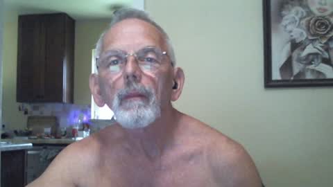 Snapshot of gulfcoast1952 chatting on 01-15-25, 07:01 Roy online show from 01-15-25, 07:01