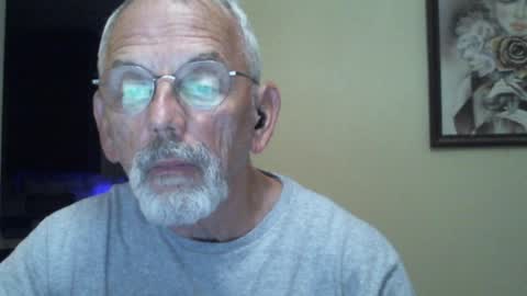 Snapshot of gulfcoast1952 chatting on 01-21-25, 12:18 Roy online show from 01-21-25, 12:18