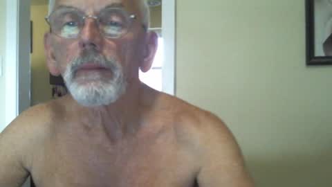 Snapshot of gulfcoast1952 chatting on 01-24-25, 08:43 Roy online show from 01-24-25, 08:43