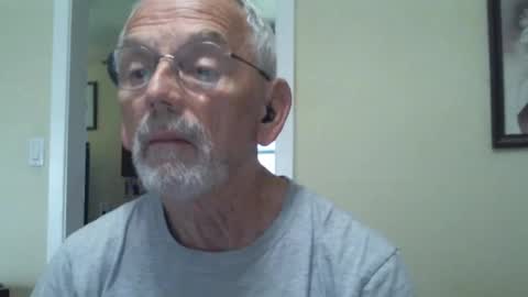 Snapshot of gulfcoast1952 chatting on 02-10-25, 02:48 Roy online show from 02-10-25, 02:48