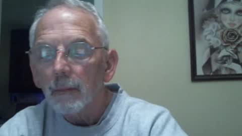 Snapshot of gulfcoast1952 chatting on 02-19-25, 02:01 Roy online show from 02-19-25, 02:01