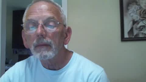 Snapshot of gulfcoast1952 chatting on 03-12-25, 11:33 Roy online show from 03-12-25, 11:33