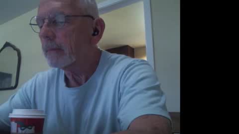 Snapshot of gulfcoast1952 chatting on 11-16-25, 03:17 Roy online show from 11-16-25, 03:17