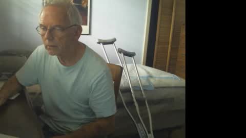 Snapshot of gulfcoast1952 chatting on 02-20-26, 06:52 Roy online show from 02-20-26, 06:52