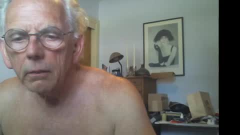 Snapshot of gulfcoast1952 chatting on 06-25-26, 07:29 Roy online show from 06-25-26, 07:29