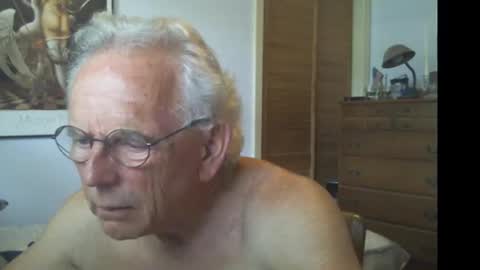 Snapshot of gulfcoast1952 chatting on 06-29-26, 05:57 Roy online show from 06-29-26, 05:57