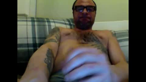 Snapshot of gulliverfuck chatting on 05-20-26, 10:38 Gulliver online show from 05-20-26, 10:38