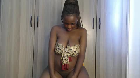 Miss Incredible online show from 03-26-26, 11:38