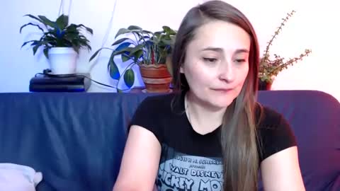 Vane blonde and Hazell black hair online show from 01-22-25, 09:54