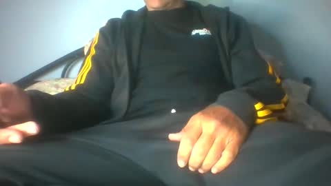 Snapshot of gunishment chatting on 11-10-25, 02:49 gunishment online show from 11-10-25, 02:49