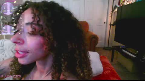 Snapshot of gunzinrose chatting on 06-20-26, 12:14 Kylie online show from 06-20-26, 12:14
