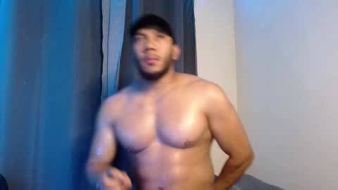 Snapshot of gurushake chatting on 01-12-26, 02:06 holl latino online show from 01-12-26, 02:06