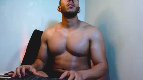 Snapshot of gurushake chatting on 06-14-26, 05:20 holl latino online show from 06-14-26, 05:20