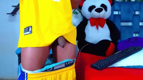 Snapshot of gurxxxt chatting on 10-25-25, 02:13 Hakim online show from 10-25-25, 02:13