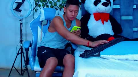 Snapshot of gurxxxt chatting on 11-04-25, 05:56 Hakim online show from 11-04-25, 05:56