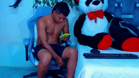 Snapshot of gurxxxt chatting on 11-05-25, 06:08 Hakim online show from 11-05-25, 06:08