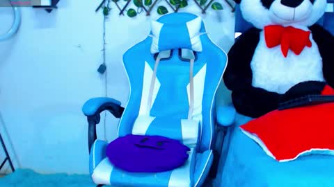 Snapshot of gurxxxt chatting on 11-18-25, 05:17 Hakim online show from 11-18-25, 05:17