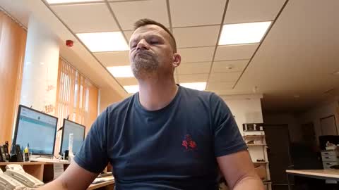 guschidick online show from 10-16-25, 03:02