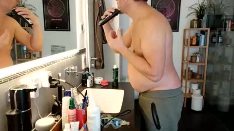 guschidick online show from 11-25-25, 11:54