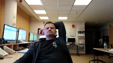 guschidick online show from 11-28-25, 11:18