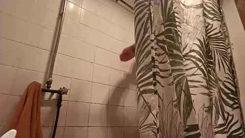 Snapshot of gusmuss chatting on 02-15-26, 12:58 Jamie online show from 02-15-26, 12:58