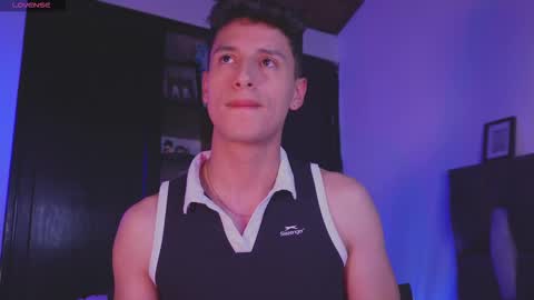 Snapshot of guy_twinks chatting on 12-21-25, 05:25 Gabriel online show from 12-21-25, 05:25