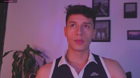 Snapshot of guy_twinks chatting on 01-19-26, 04:27 Gabriel online show from 01-19-26, 04:27