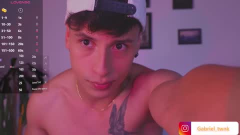 Snapshot of guy_twinks chatting on 02-05-26, 04:39 Gabriel online show from 02-05-26, 04:39