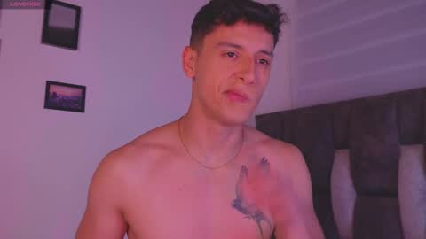 Snapshot of guy_twinks chatting on 02-27-26, 05:29 Gabriel online show from 02-27-26, 05:29