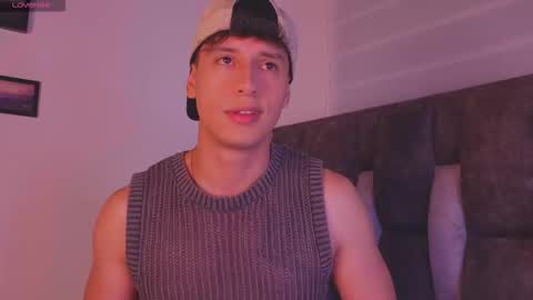 Snapshot of guy_twinks chatting on 03-05-26, 07:59 Gabriel online show from 03-05-26, 07:59