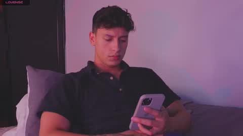 Snapshot of guy_twinks chatting on 03-06-26, 07:05 Gabriel online show from 03-06-26, 07:05