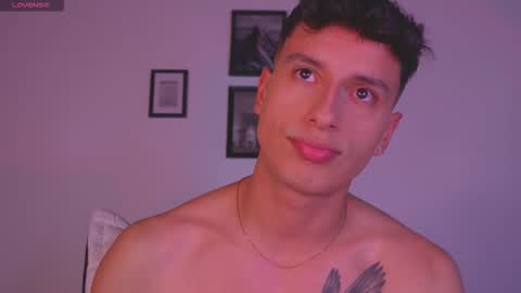 Snapshot of guy_twinks chatting on 03-08-26, 05:55 Gabriel online show from 03-08-26, 05:55