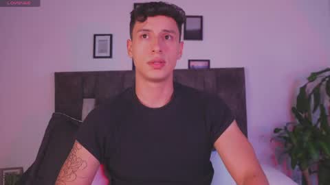 Snapshot of guy_twinks chatting on 05-27-26, 06:43 Gabriel online show from 05-27-26, 06:43