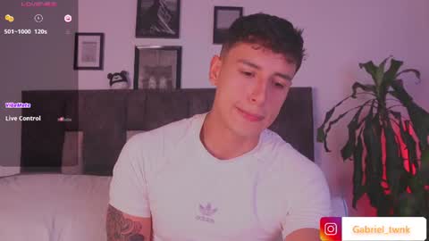 Snapshot of guy_twinks chatting on 07-22-26, 04:37 Gabriel online show from 07-22-26, 04:37