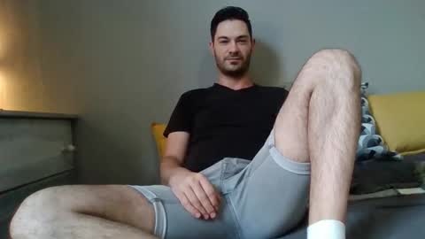 Snapshot of guyhardon chatting on 01-10-26, 08:16 Guy Hardon online show from 01-10-26, 08:16