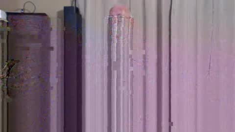 Snapshot of guynyli chatting on 10-06-25, 06:44 new york bottom online show from 10-06-25, 06:44