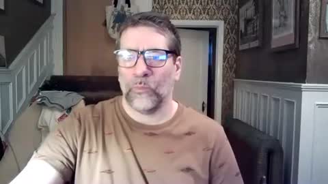 Snapshot of guyute42 chatting on 03-09-26, 10:47 Guy Forget online show from 03-09-26, 10:47